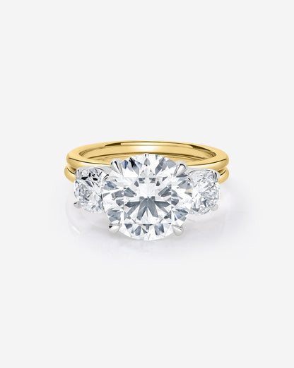4.02 Round Lab Diamond in Whisper Thin® Embrace