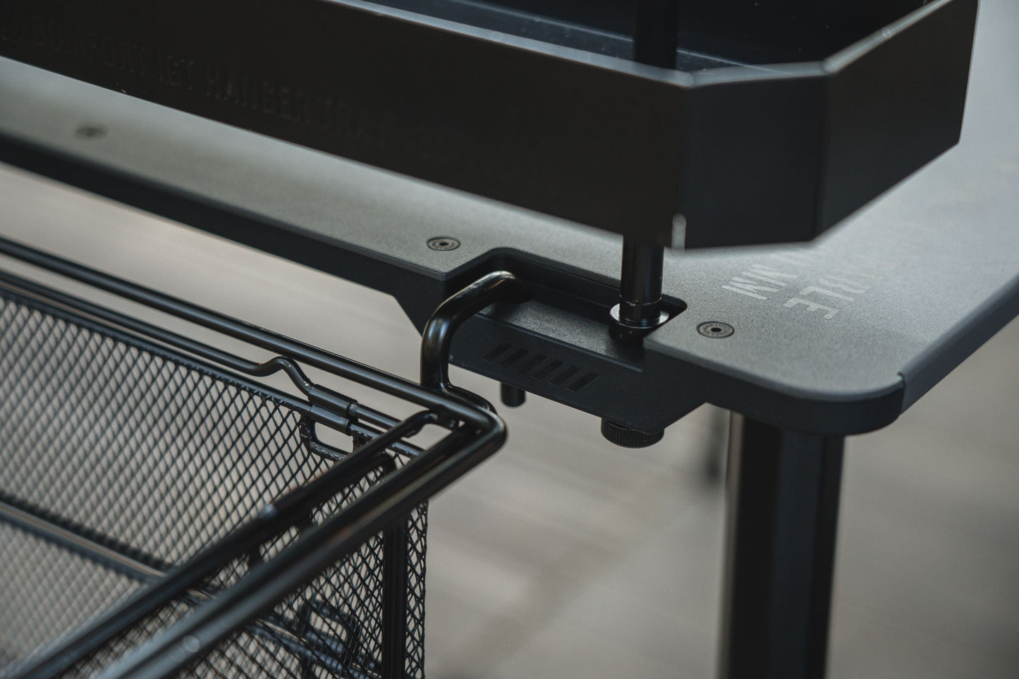 CARGO Side Flip Table