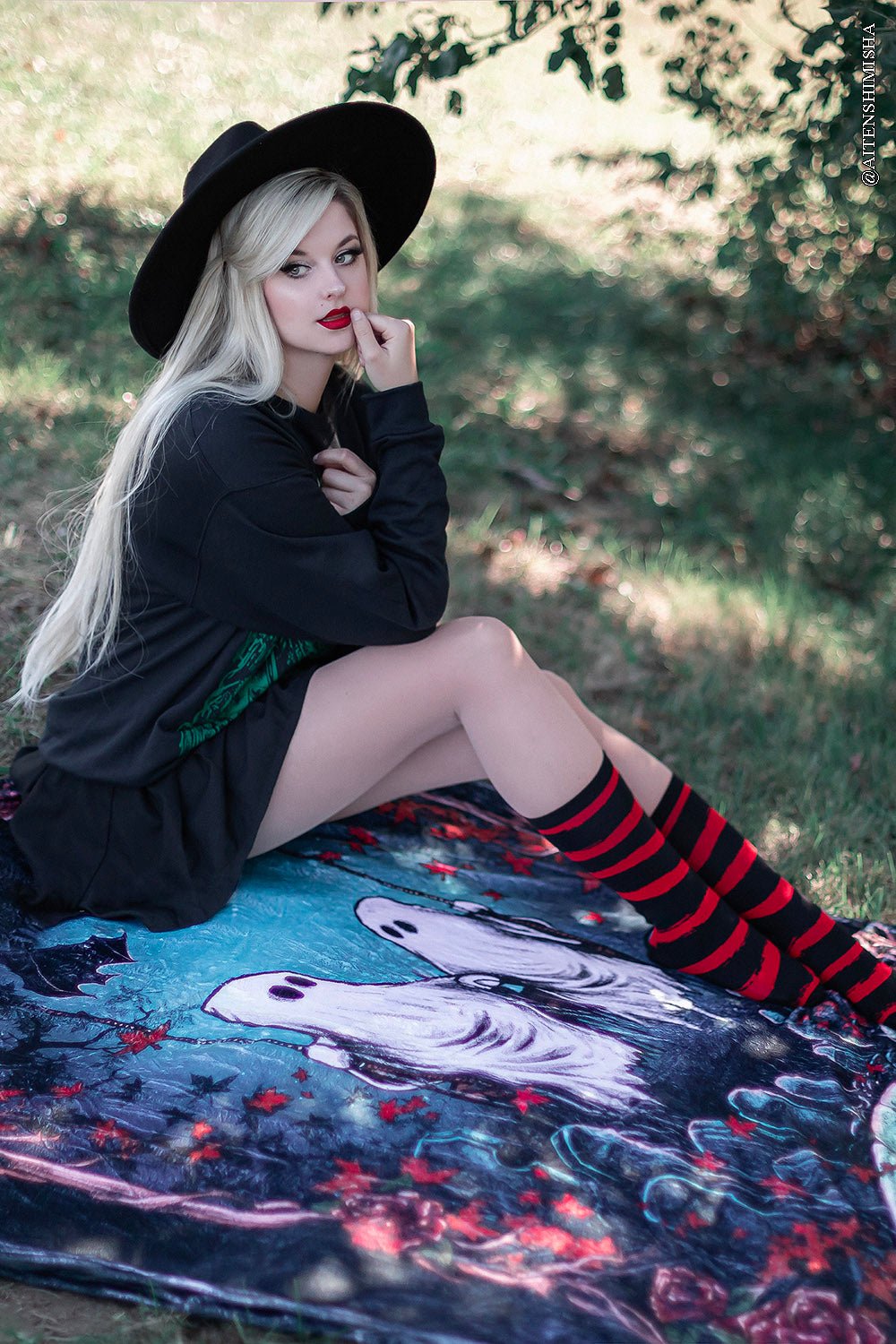 Creepy Crew Socks [Red/Black Stripes]