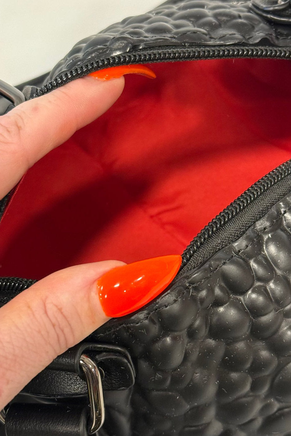 Black Toad Bag [Red Eyes]