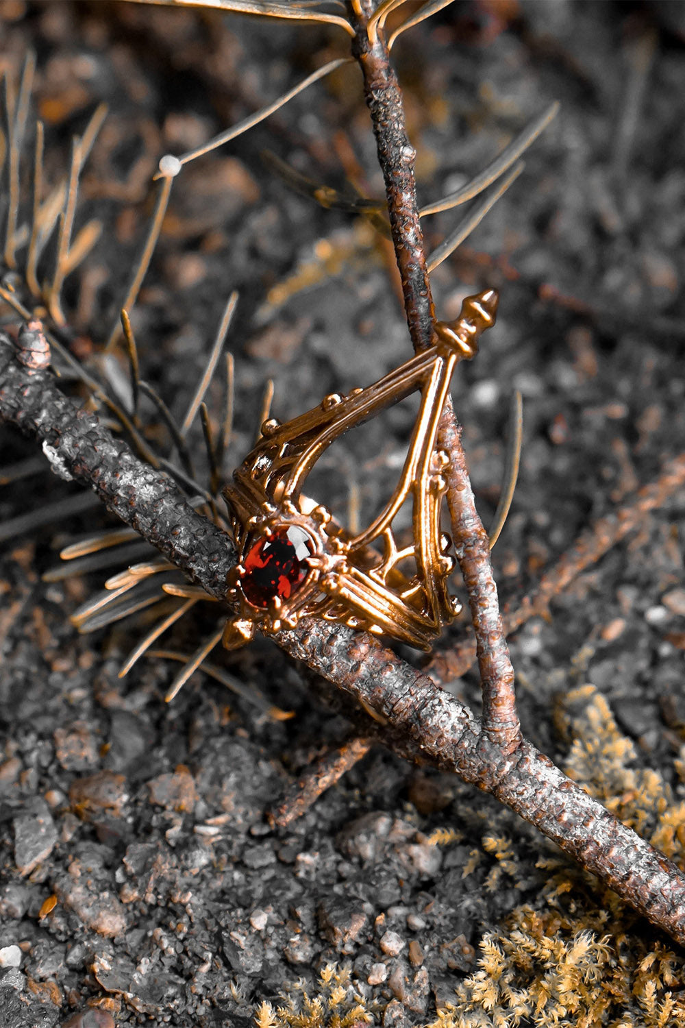 Cathedral Solace Ring [CHAMPAGNE GOLD]