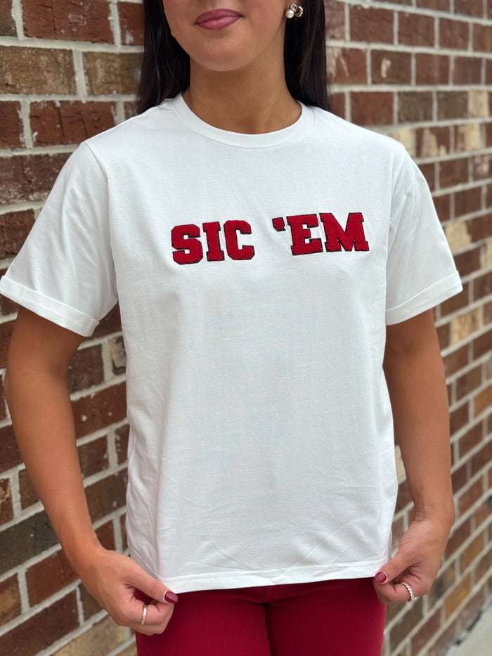 Sic' Em Tee (Ivory/Red)