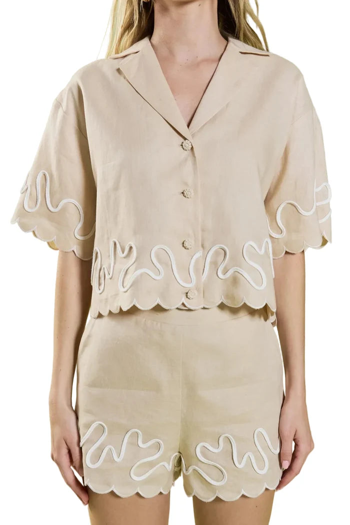 Wavy Embroidered Shorts (Beige/Off White)